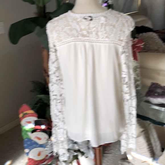 SZ M CHOIES BRAND TOP LACE SLEEVES WITH SOFT PLEATS AT BODICE AREA WHITE - Picture 4 of 7